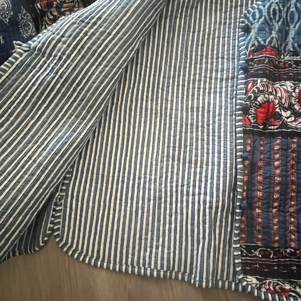 Quilted Patchwork Reversible Jacket Size Medium - image 4